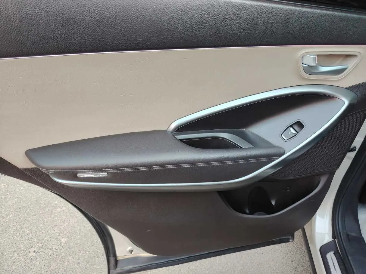 Car image 36