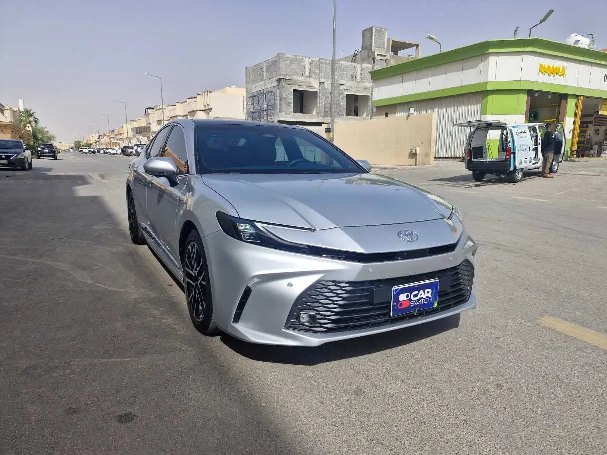 Car image 3