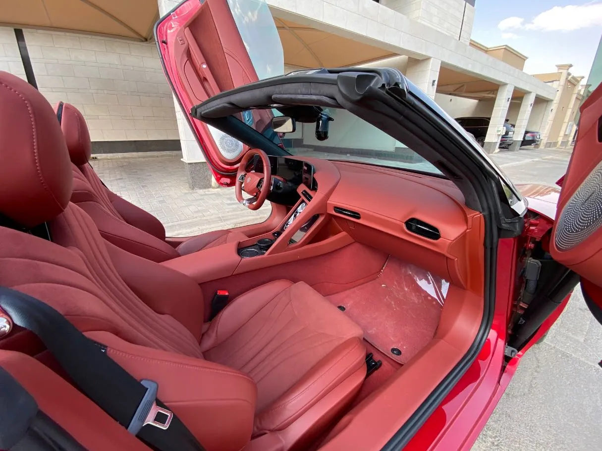 Car image 14