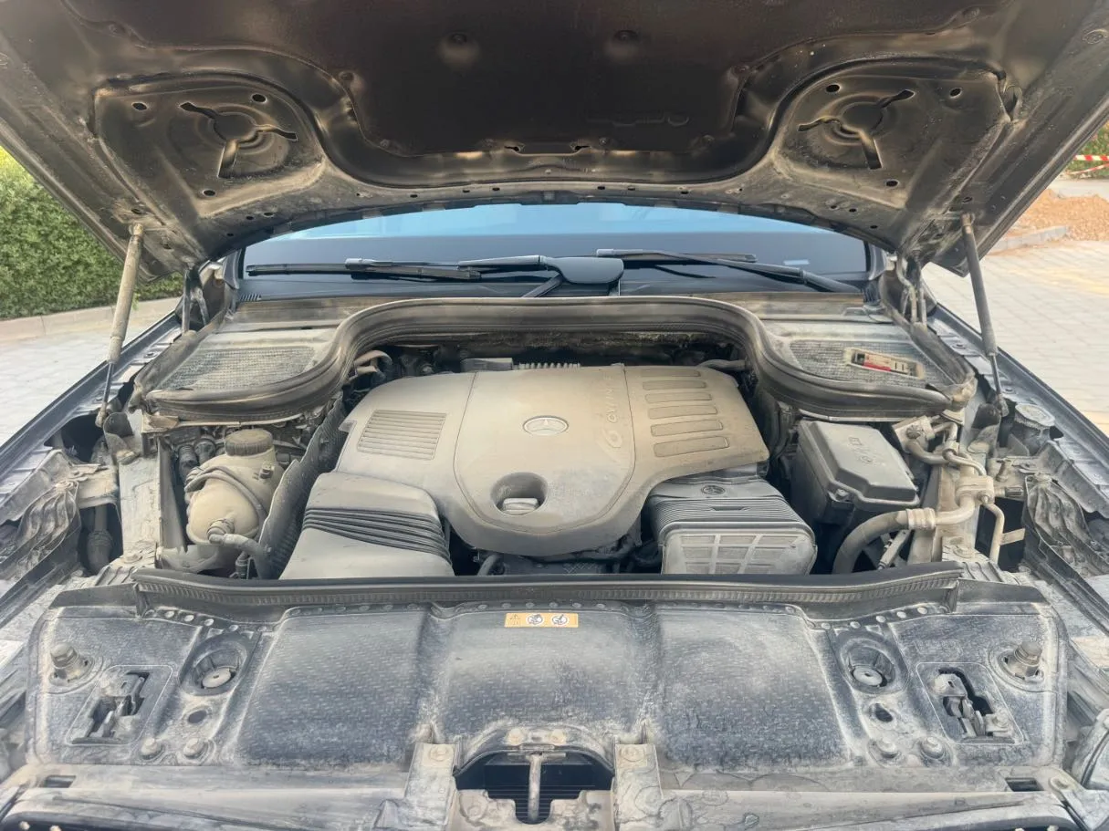 Car image 24