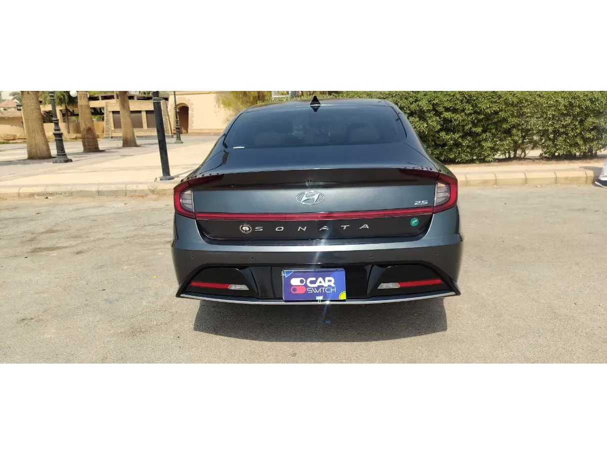 Car image 6