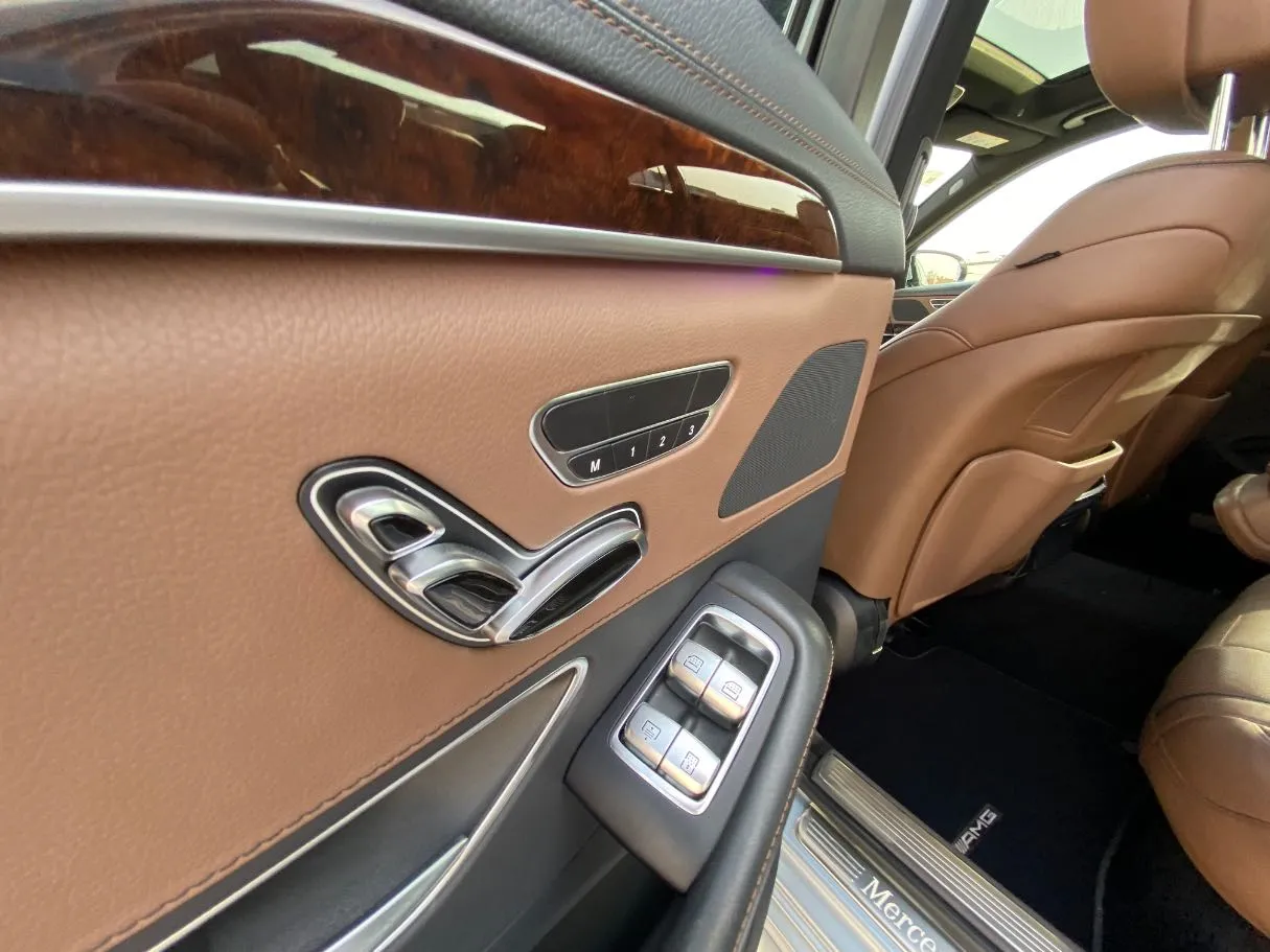 Car image 26