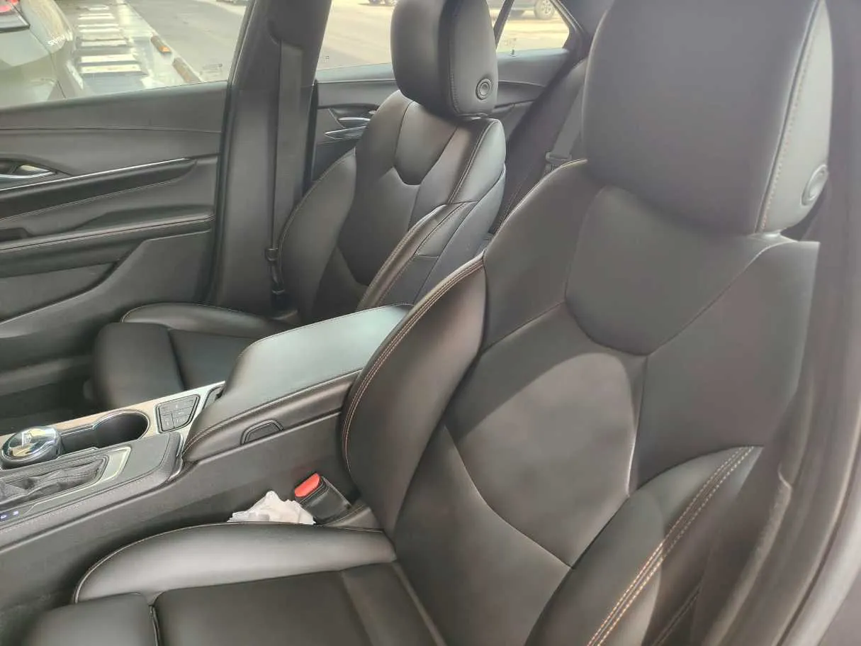 Car image 13