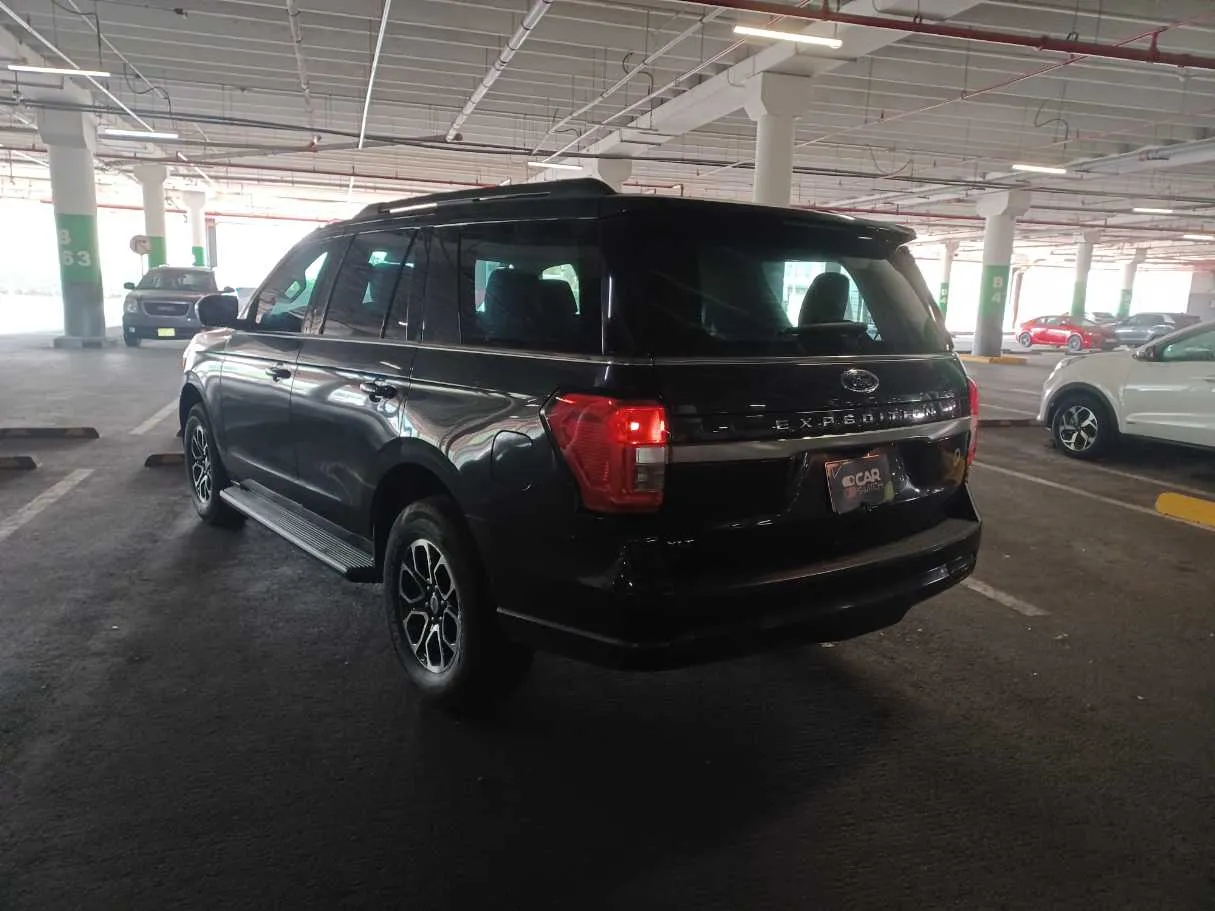 Car image 7