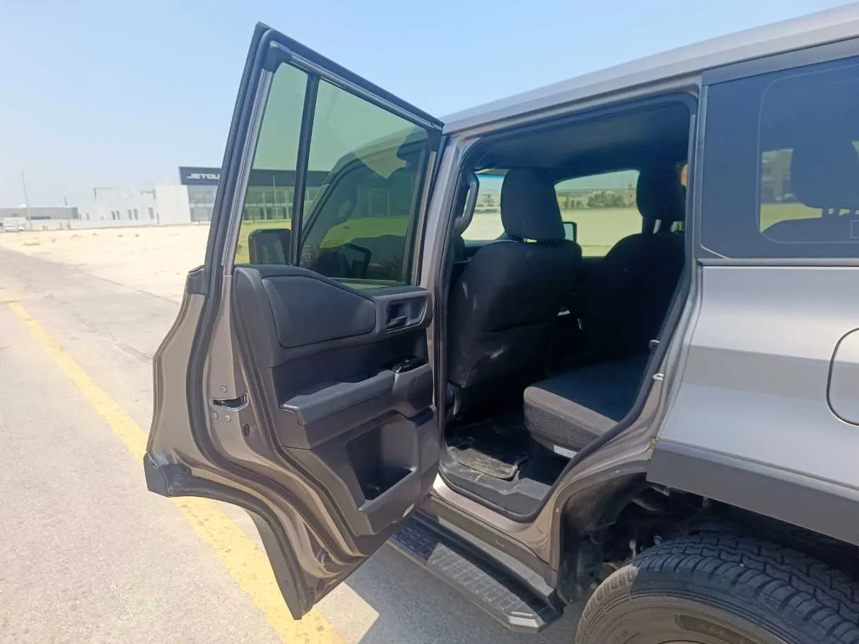Car image 15