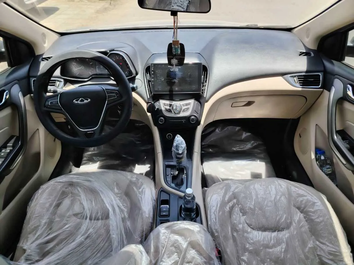 Car image 19