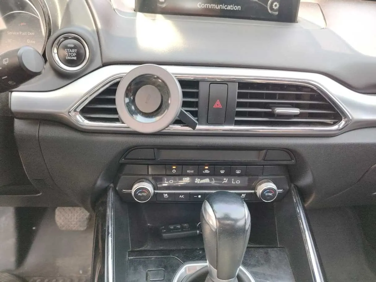 Car image 24