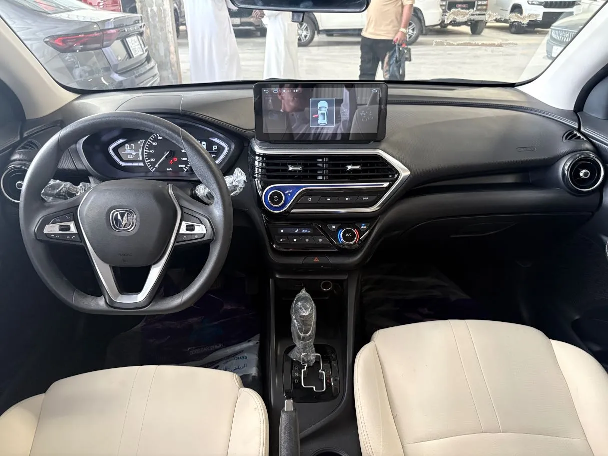 Car image 20