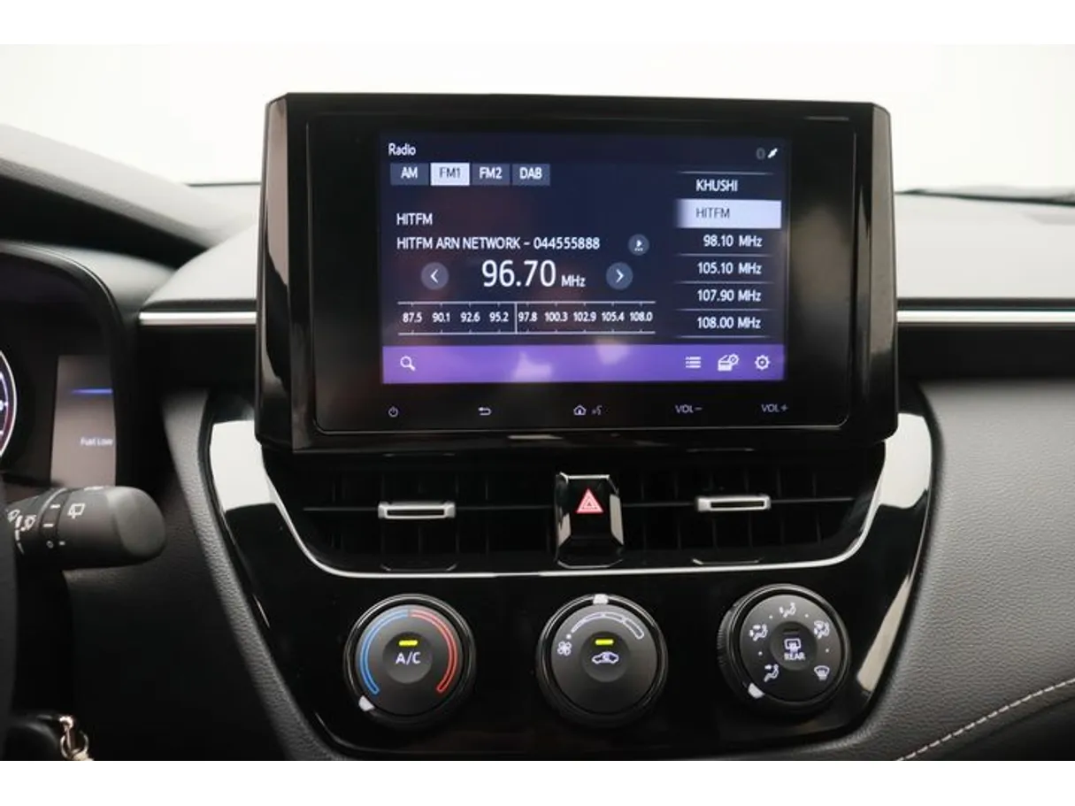 Car image 5