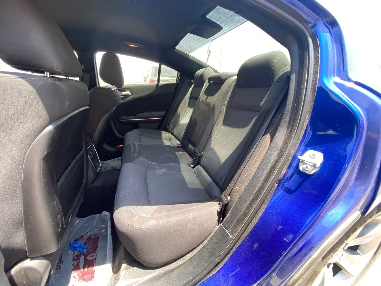 Car image 13