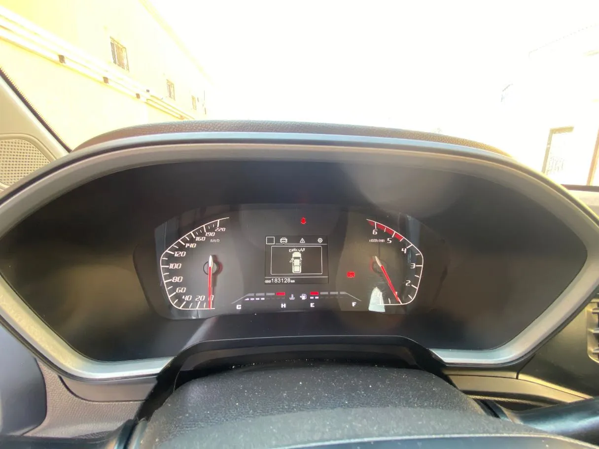 Car image 17