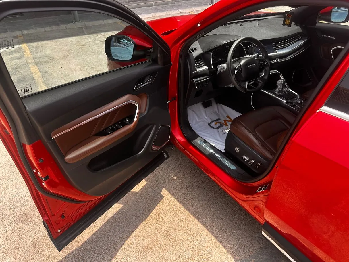 Car image 11