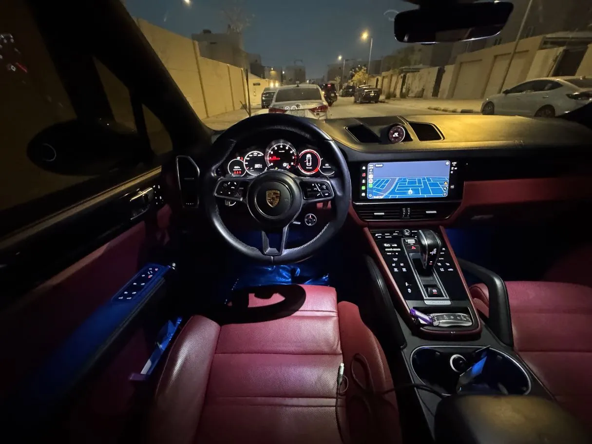 Car image 17