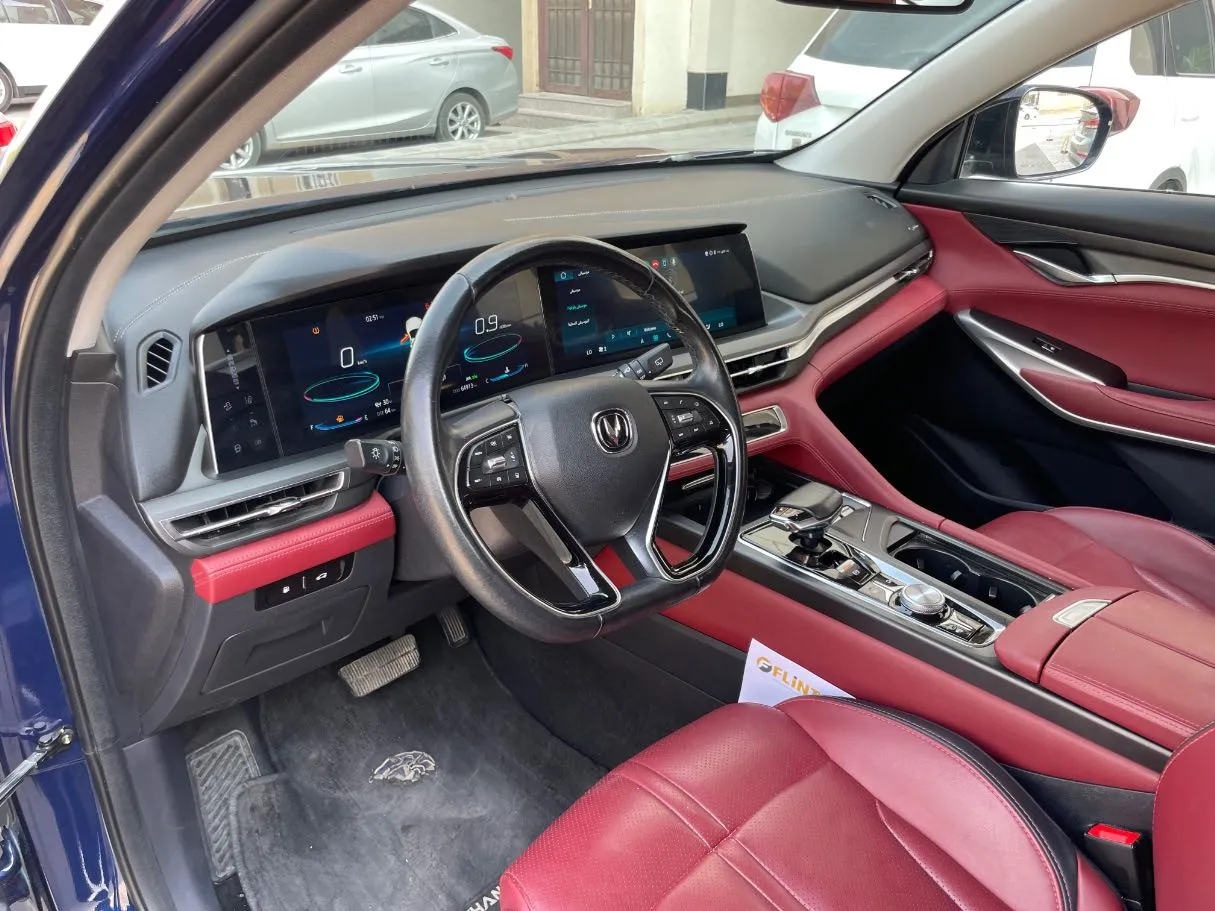 Car image 11