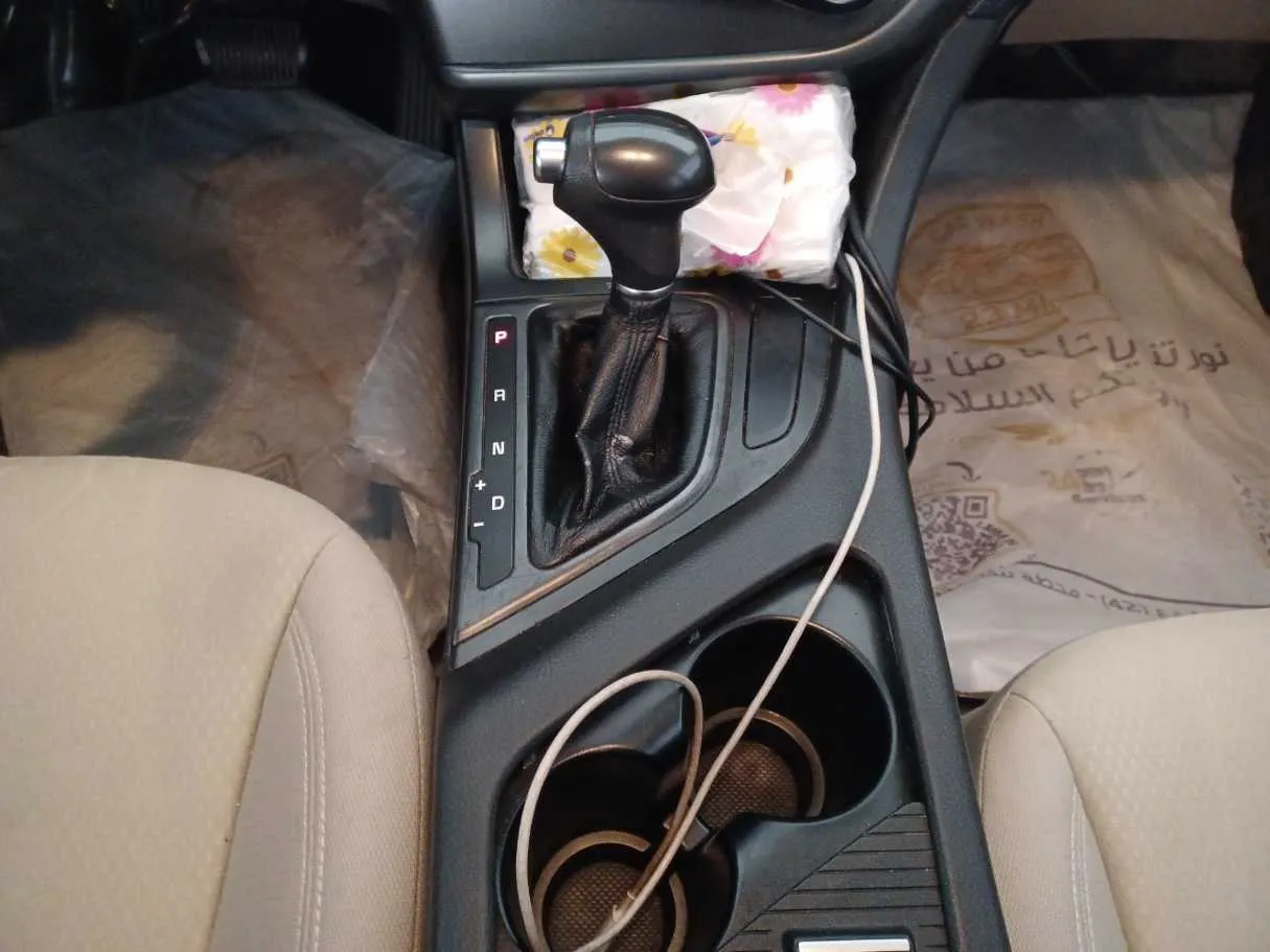 Car image 14