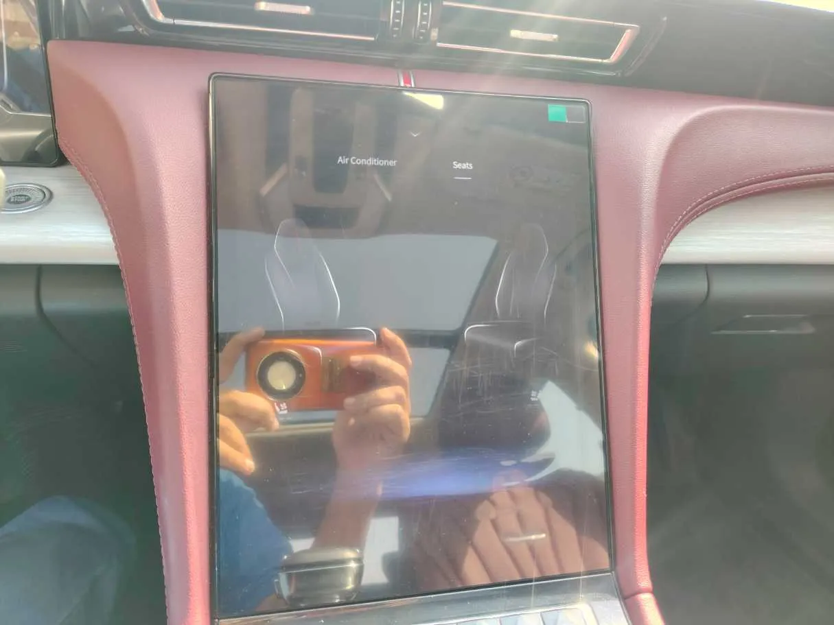 Car image 27