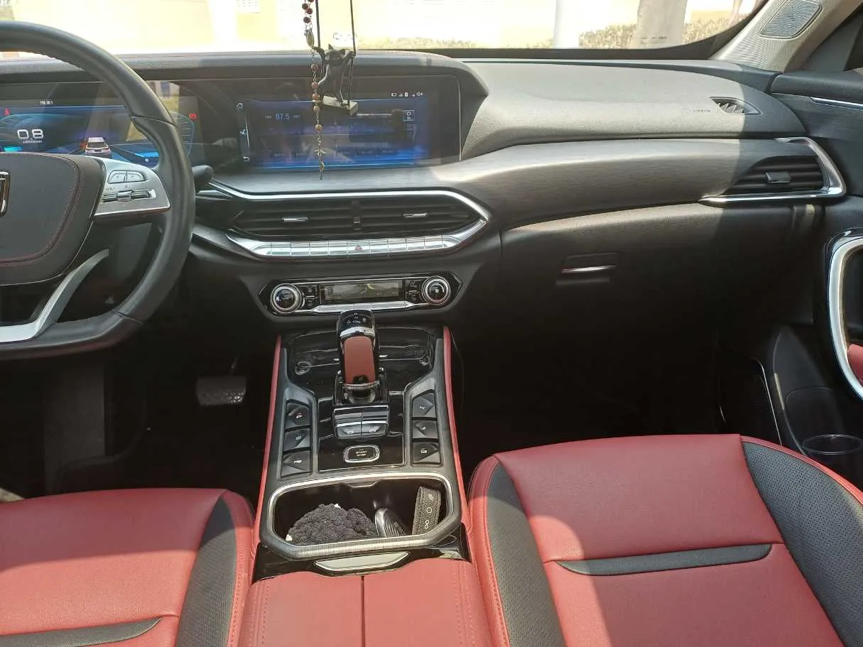 Car image 16
