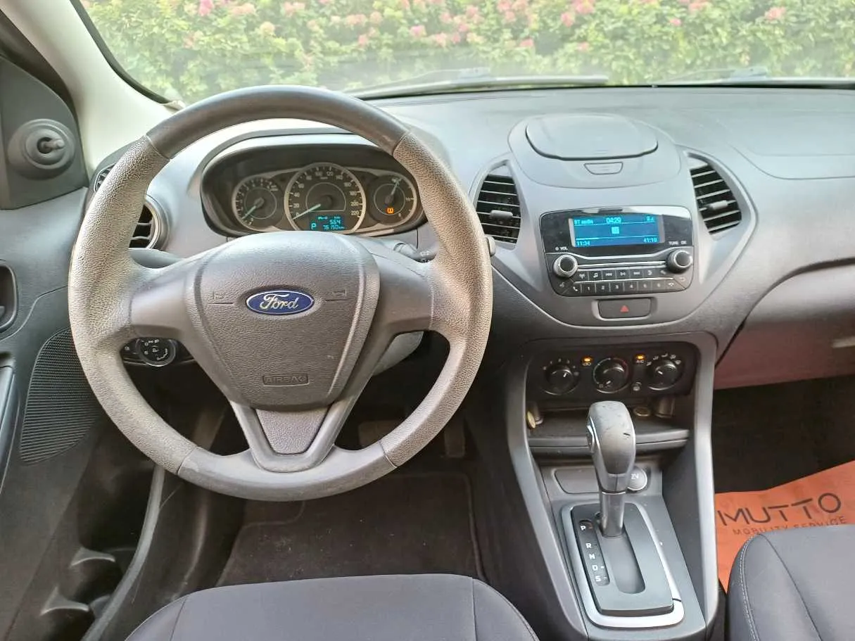 Car image 16