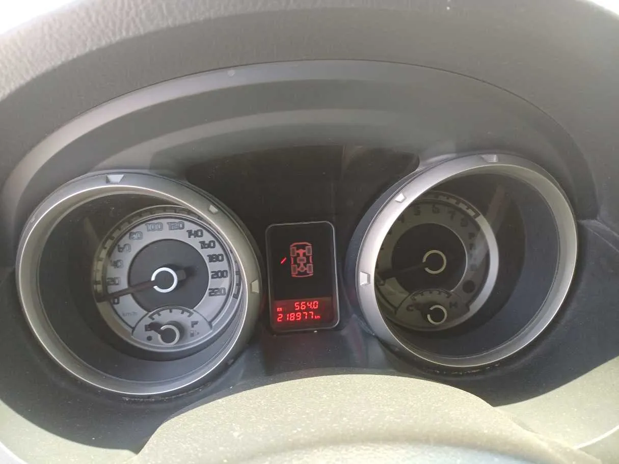 Car image 18