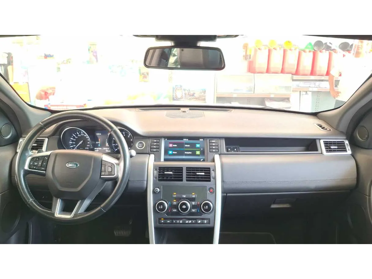 Car image 19