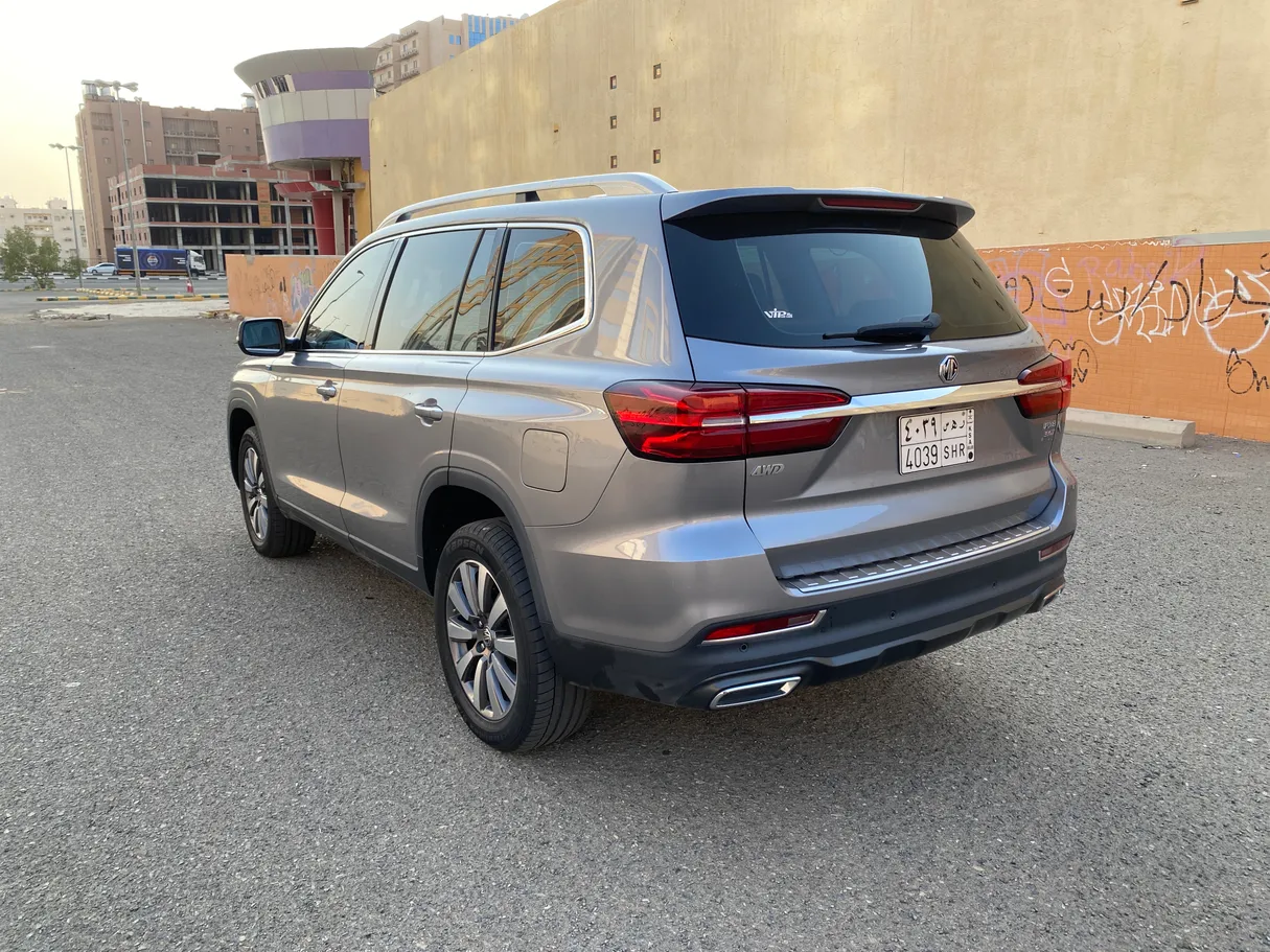 Car image 3