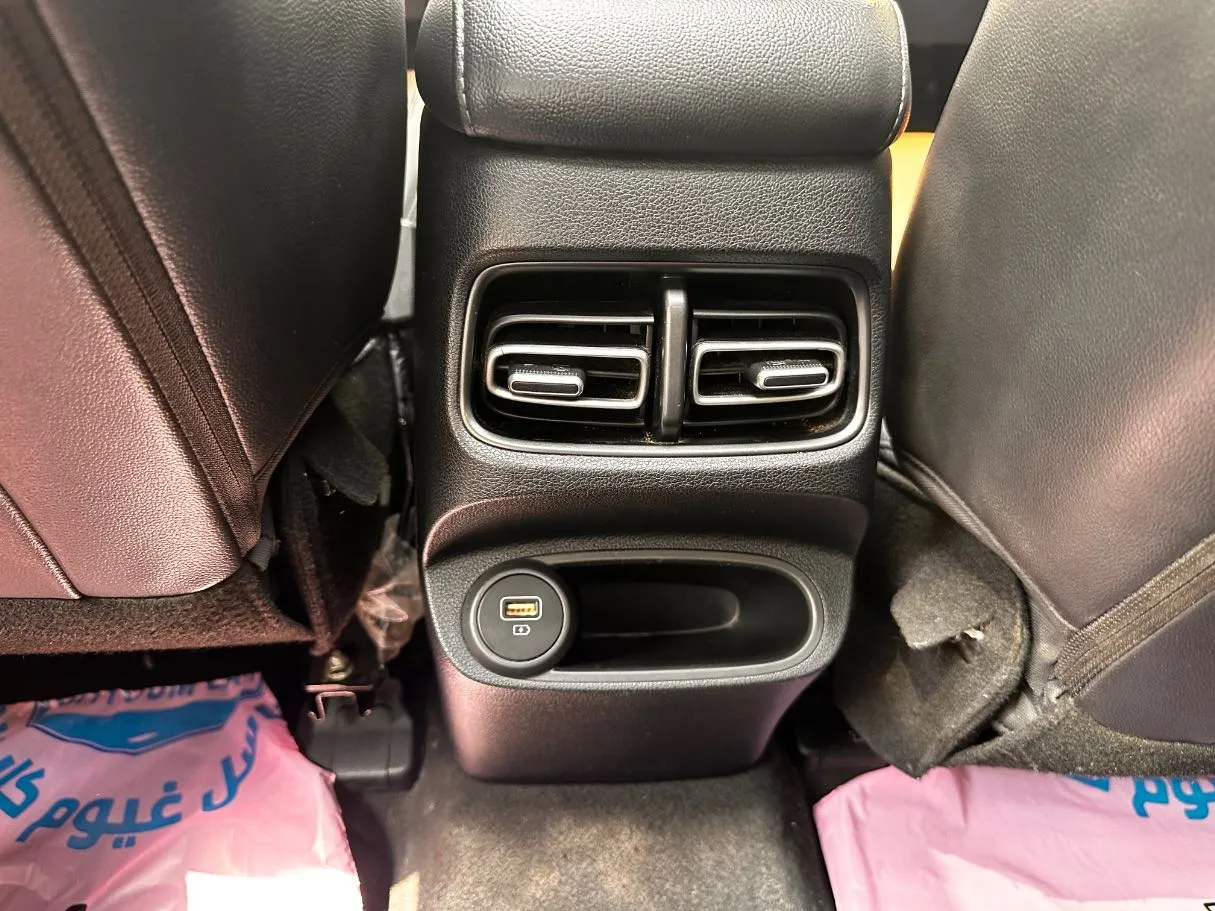 Car image 24