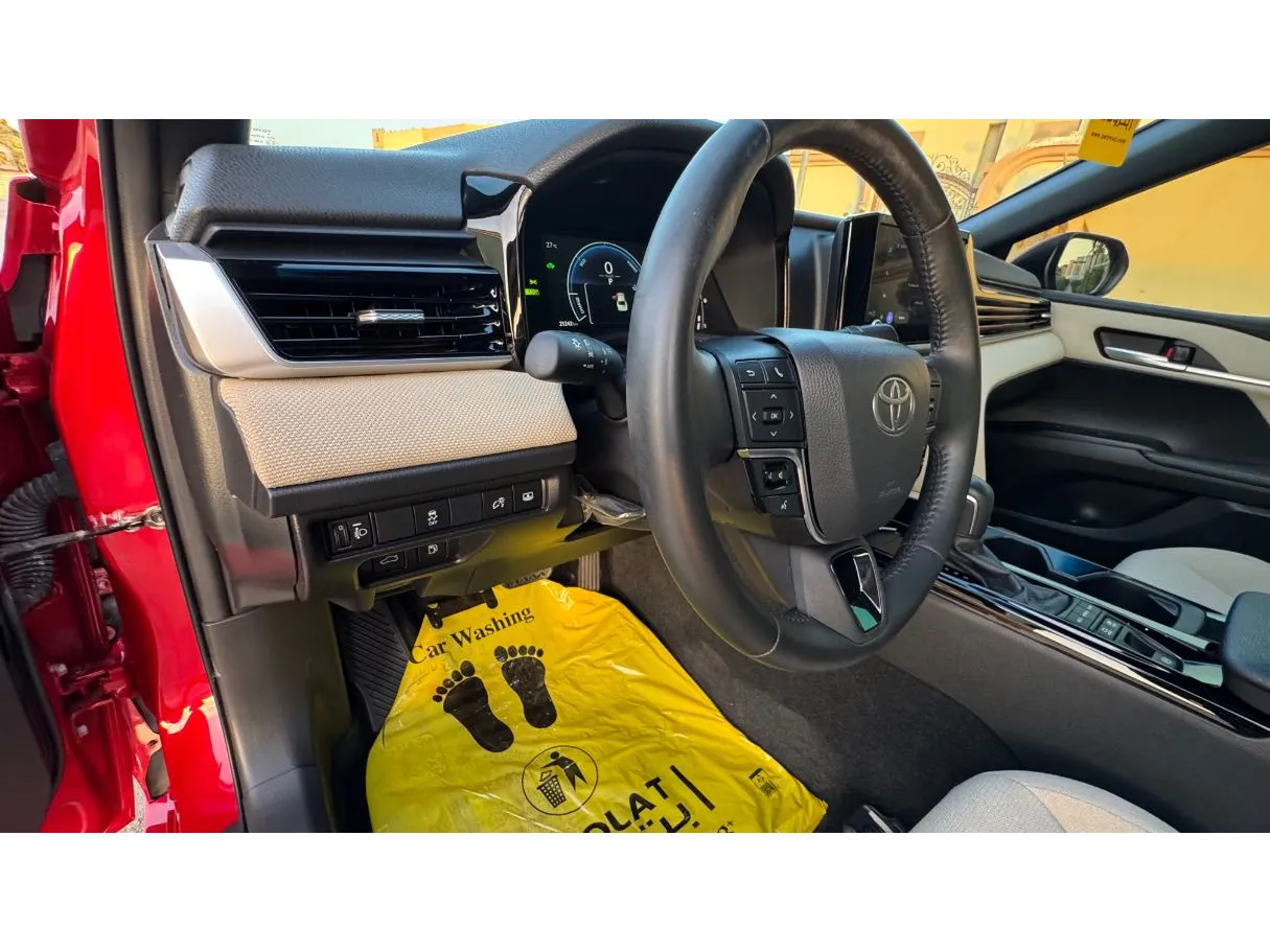 Car image 10