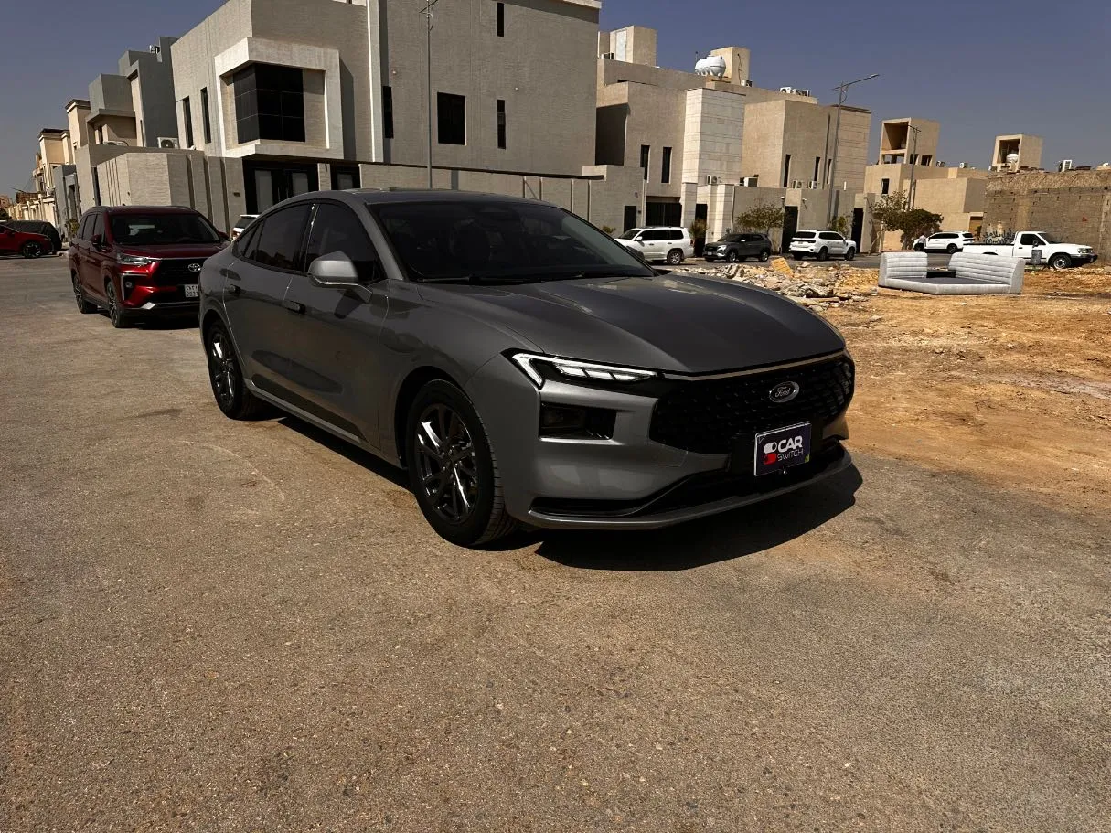 Car image 3