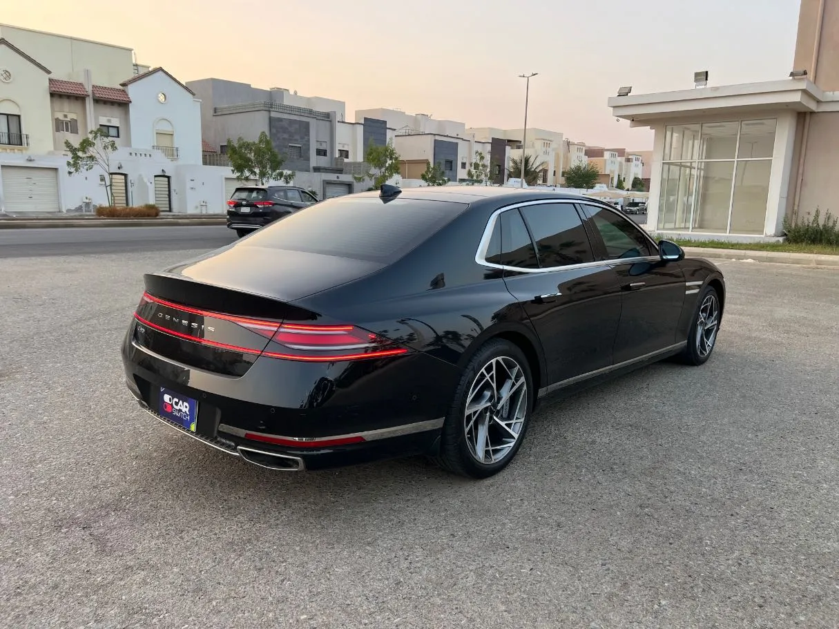 Car image 5