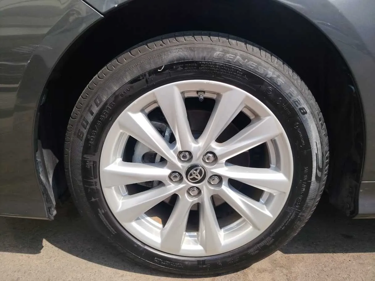 Car image 10