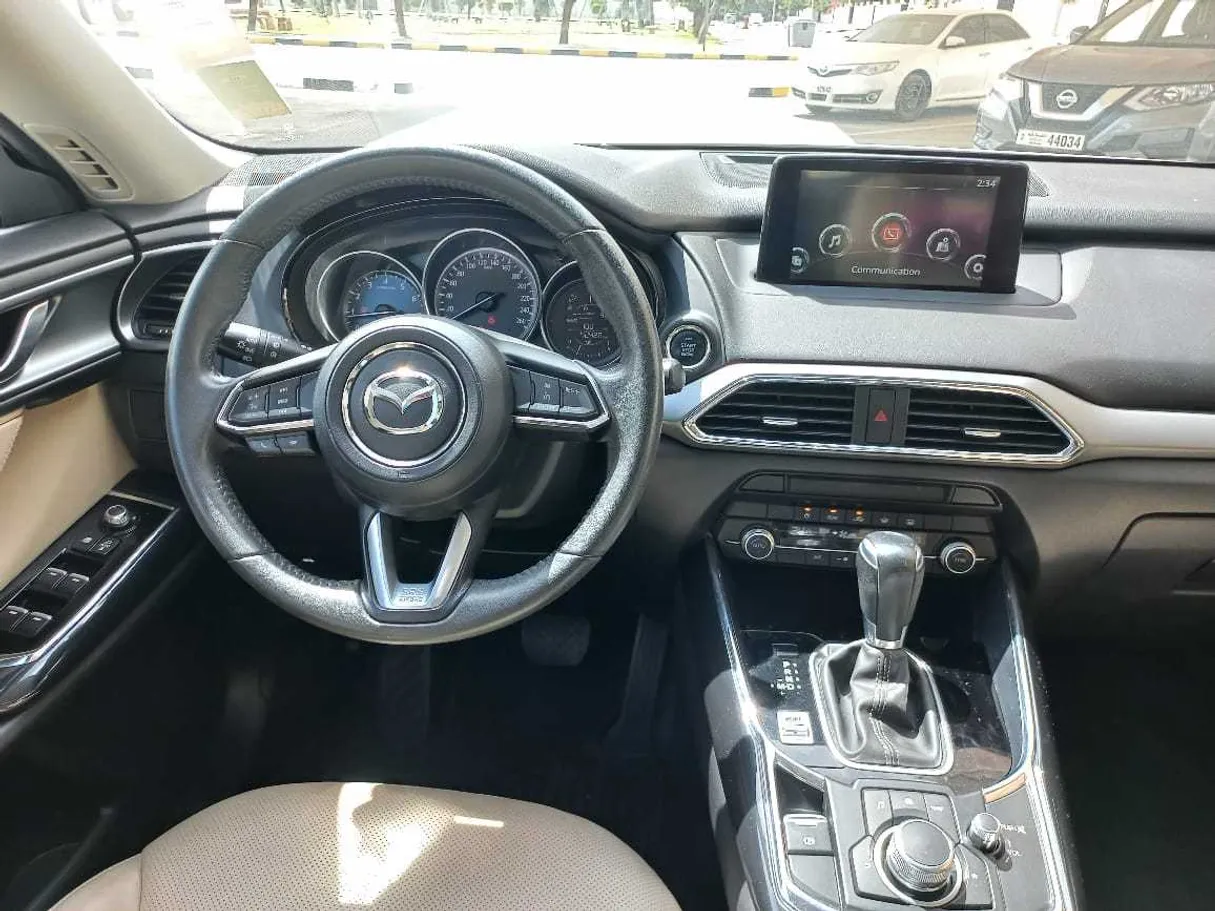 Car image 16