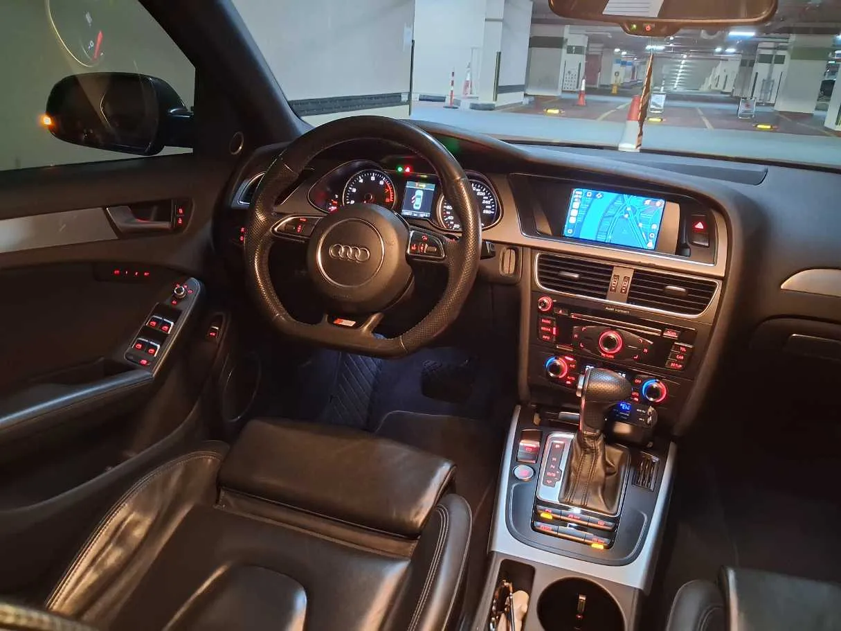 Car image 15