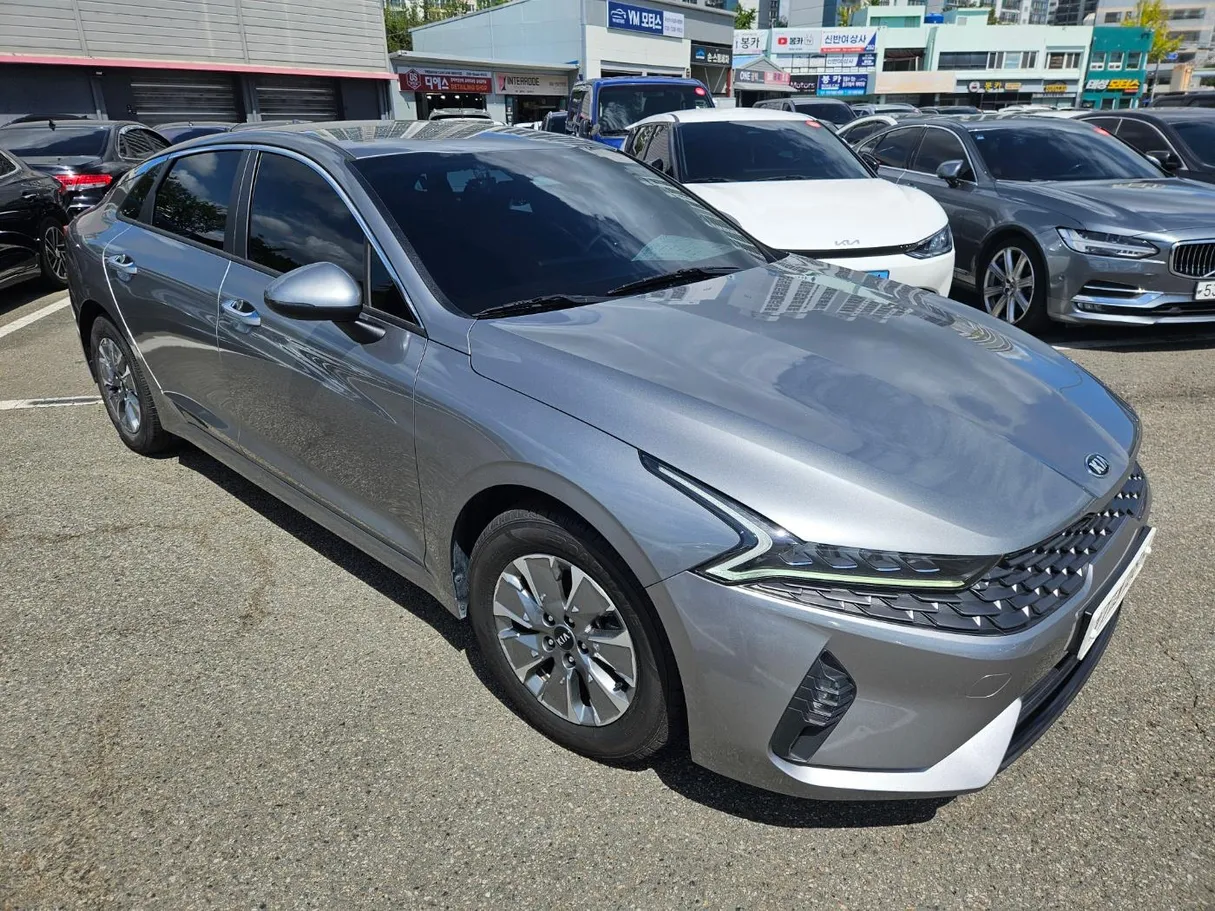 Car image 2