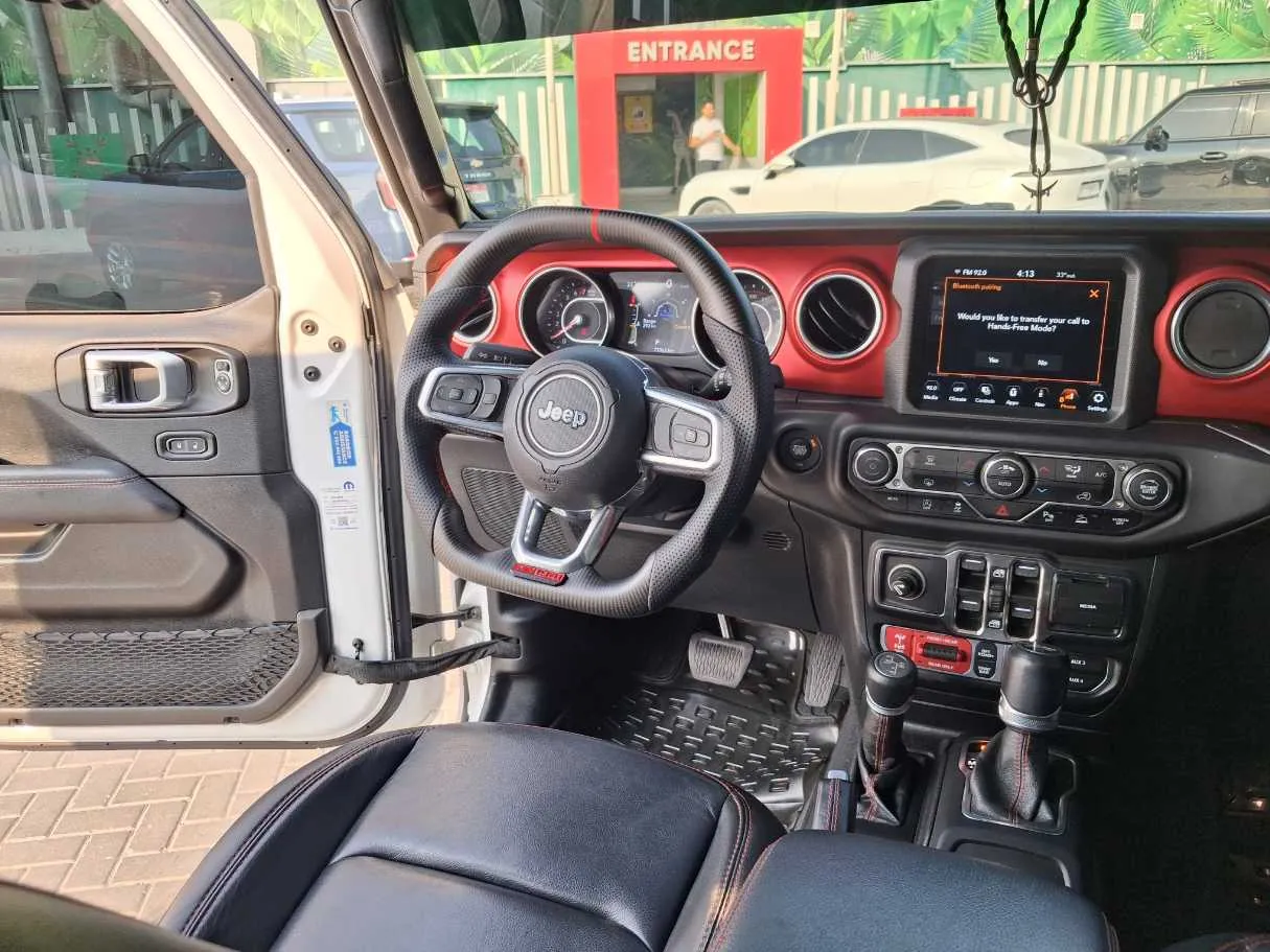 Car image 15