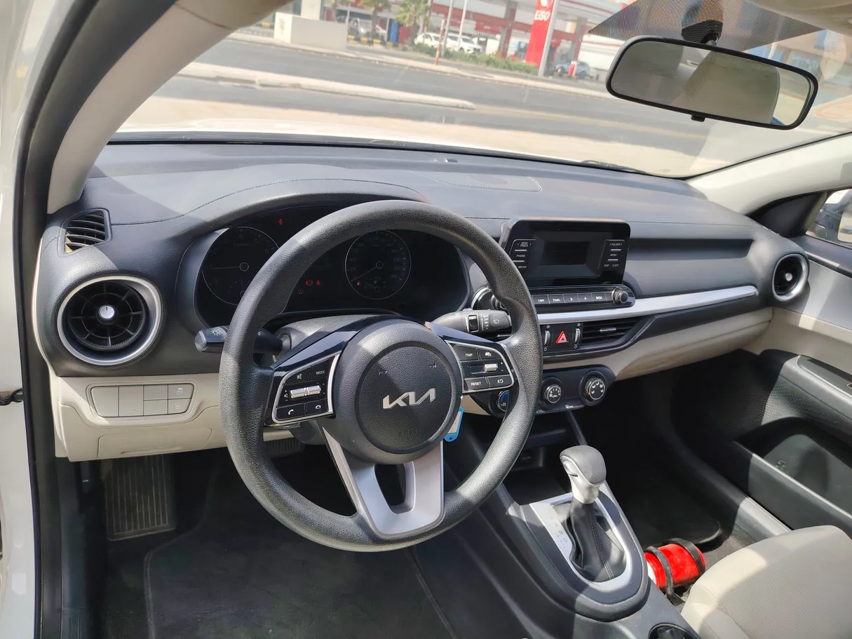 Car image 13