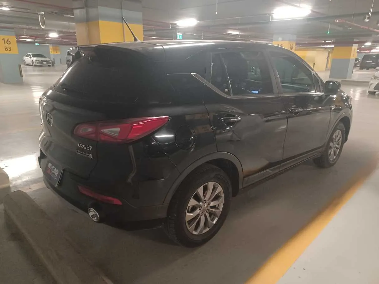 Car image 5