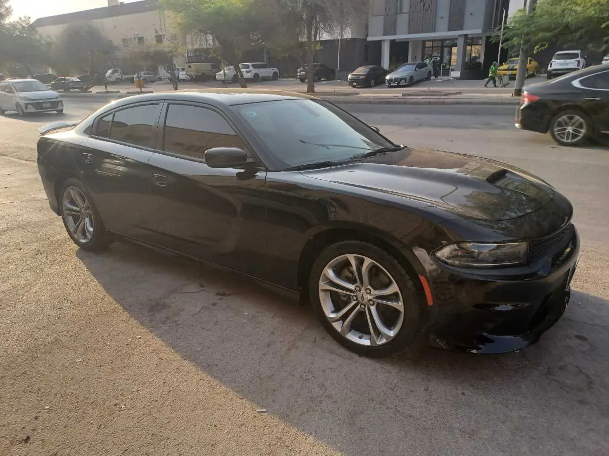 Car image 3