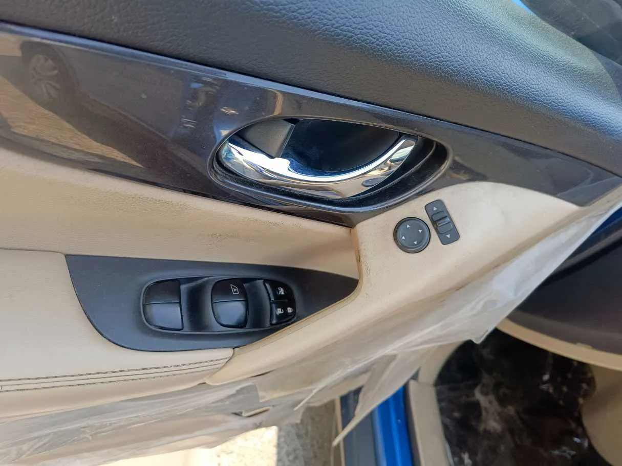 Car image 27