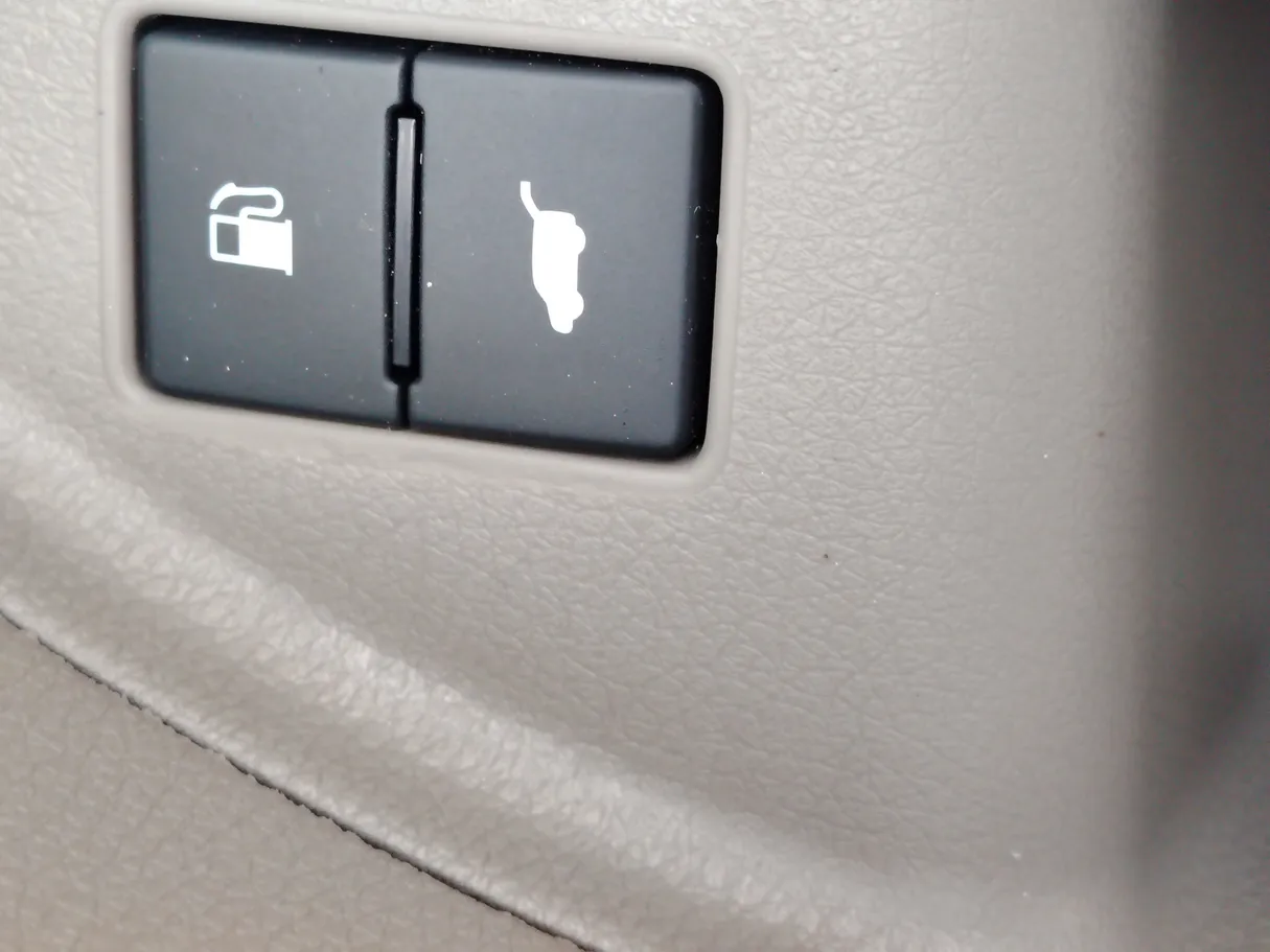 Car image 29