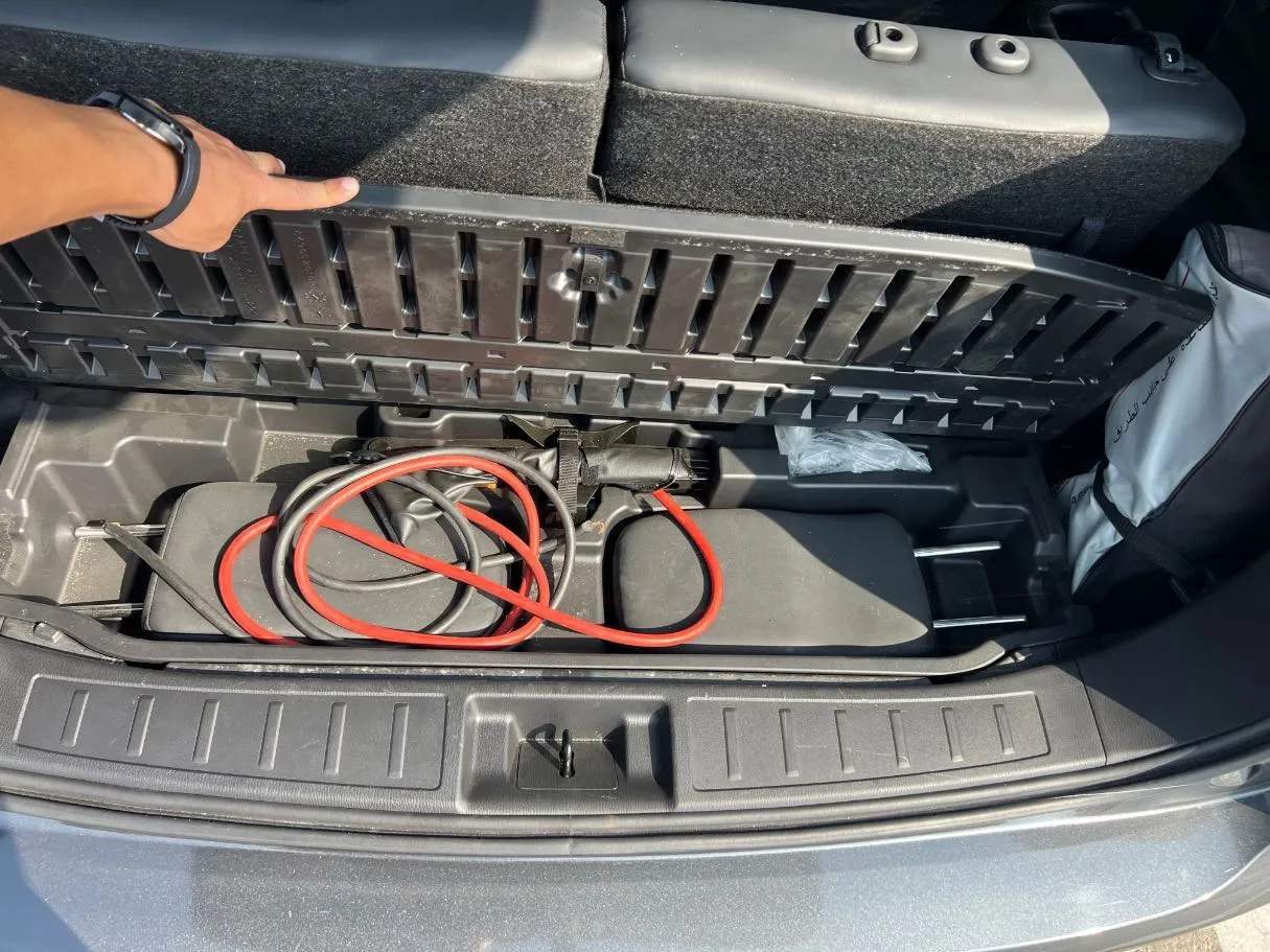 Car image 25