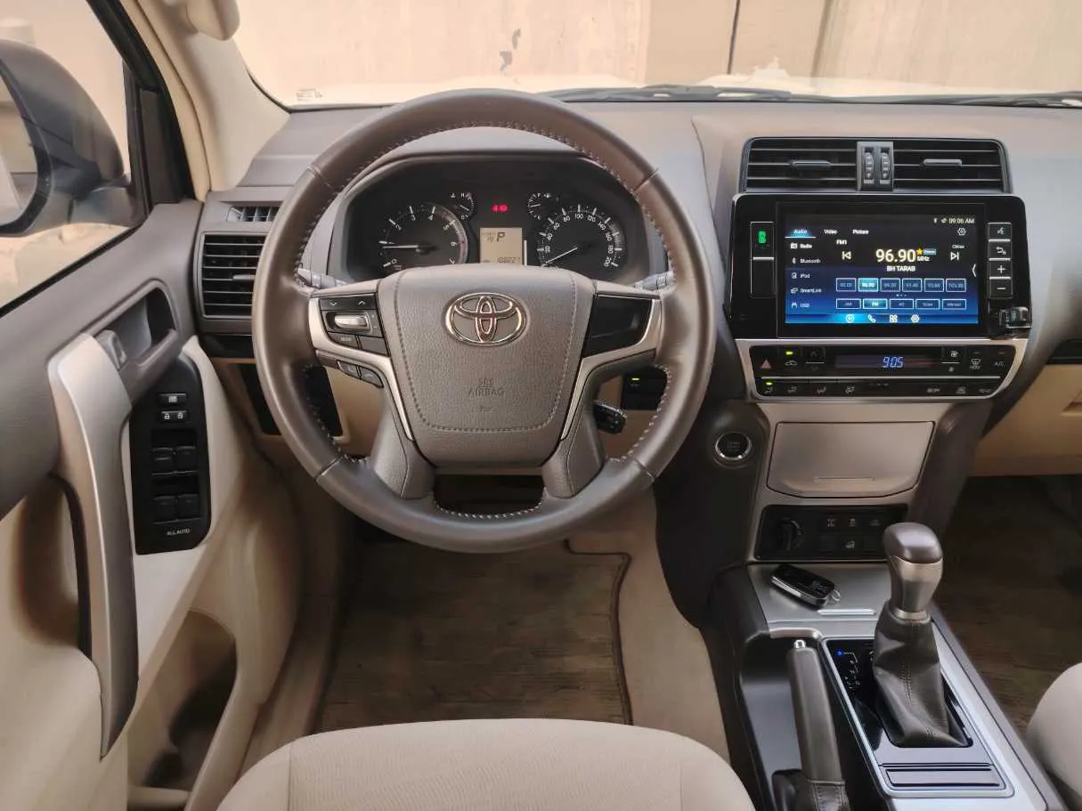 Car image 24