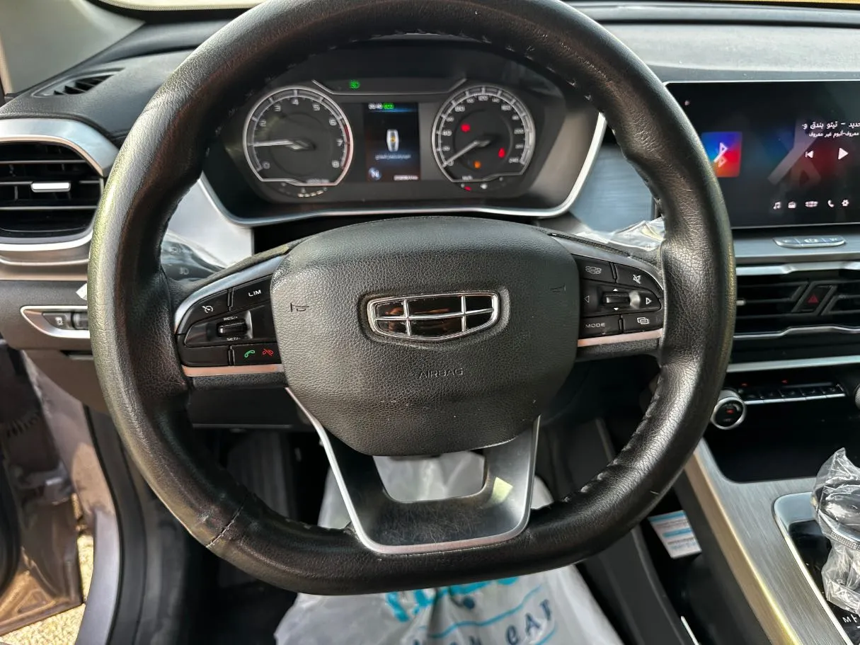 Car image 18
