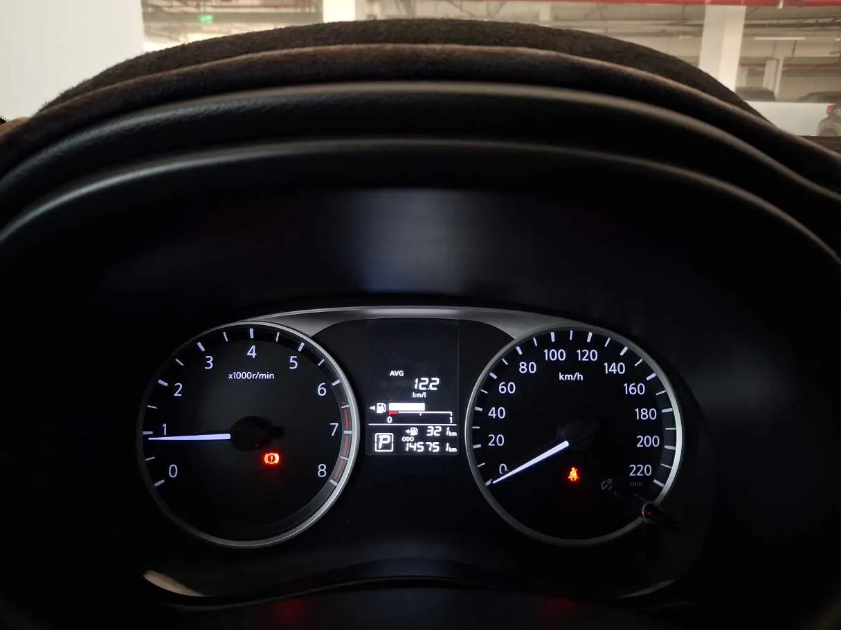 Car image 19
