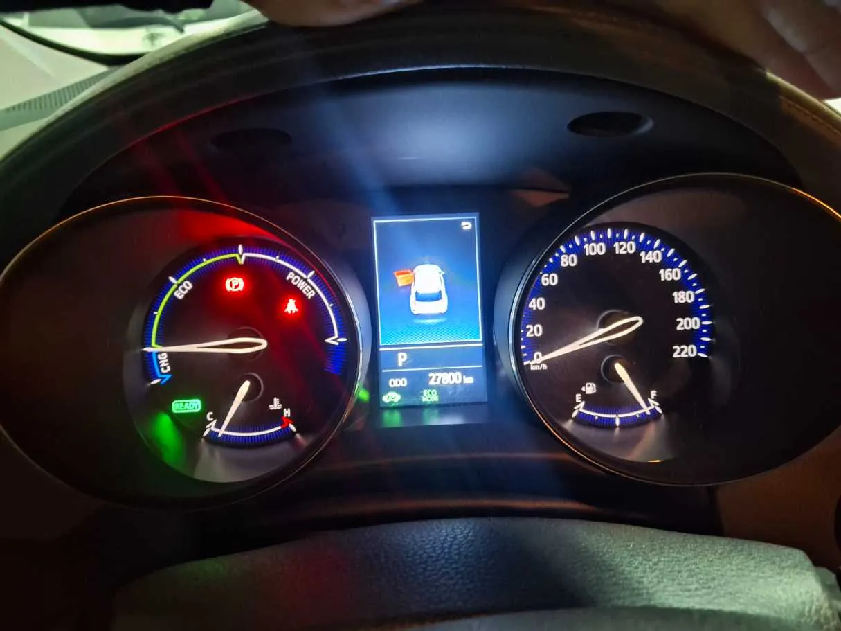 Car image 18