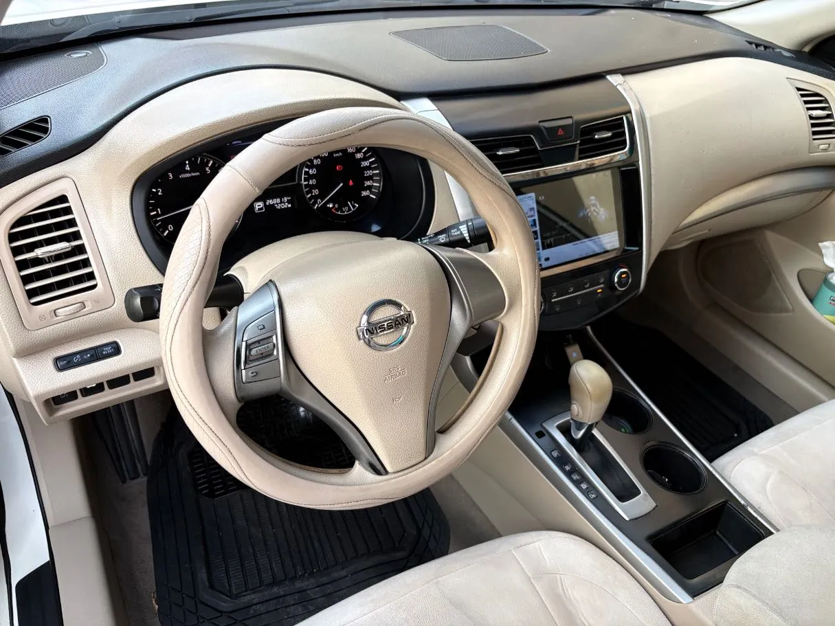 Car image 20