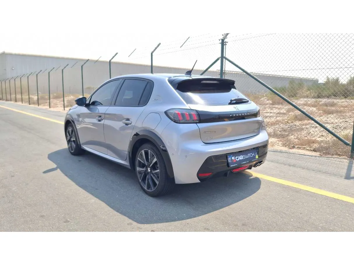 Car image 7