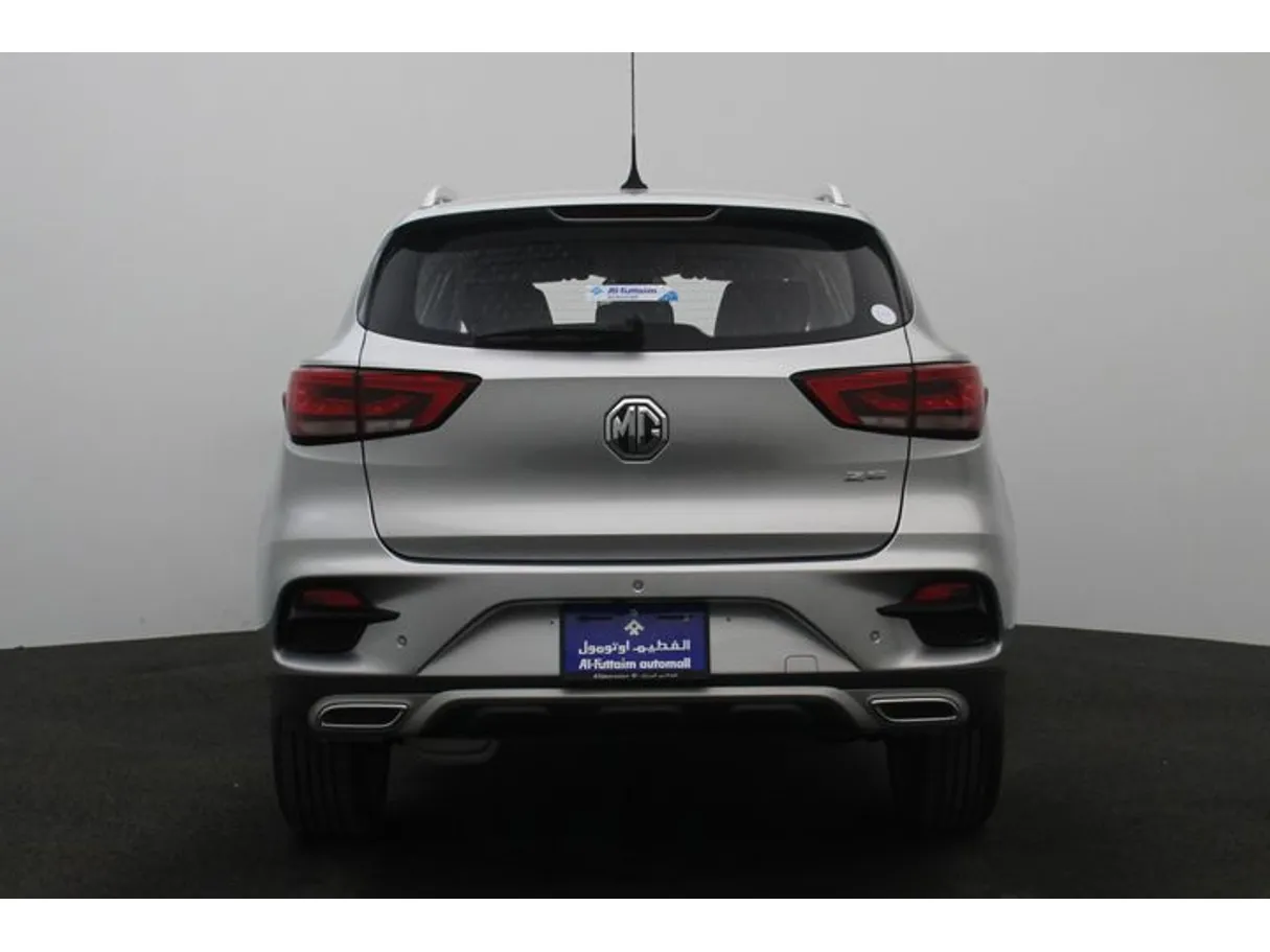 Car image 12