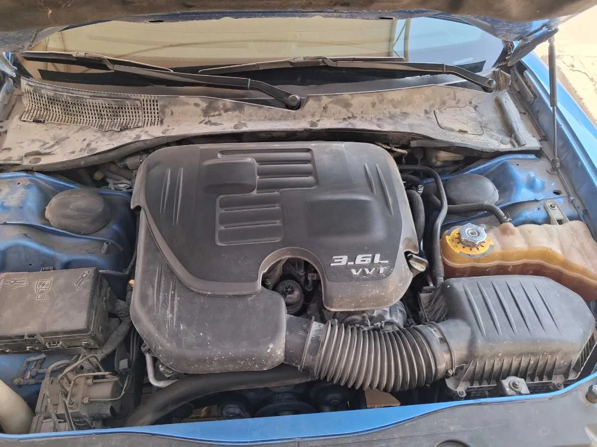 Car image 19
