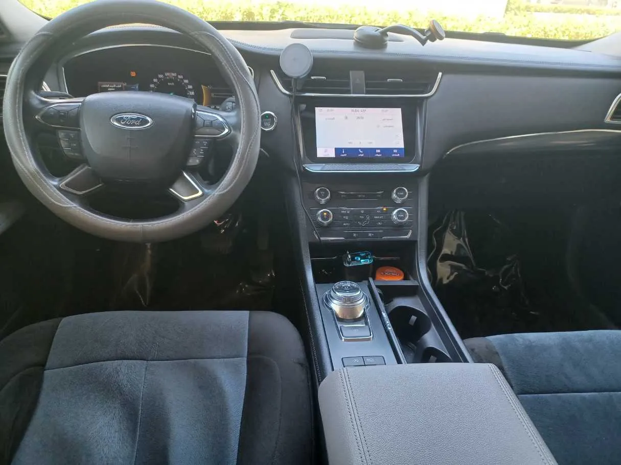 Car image 17