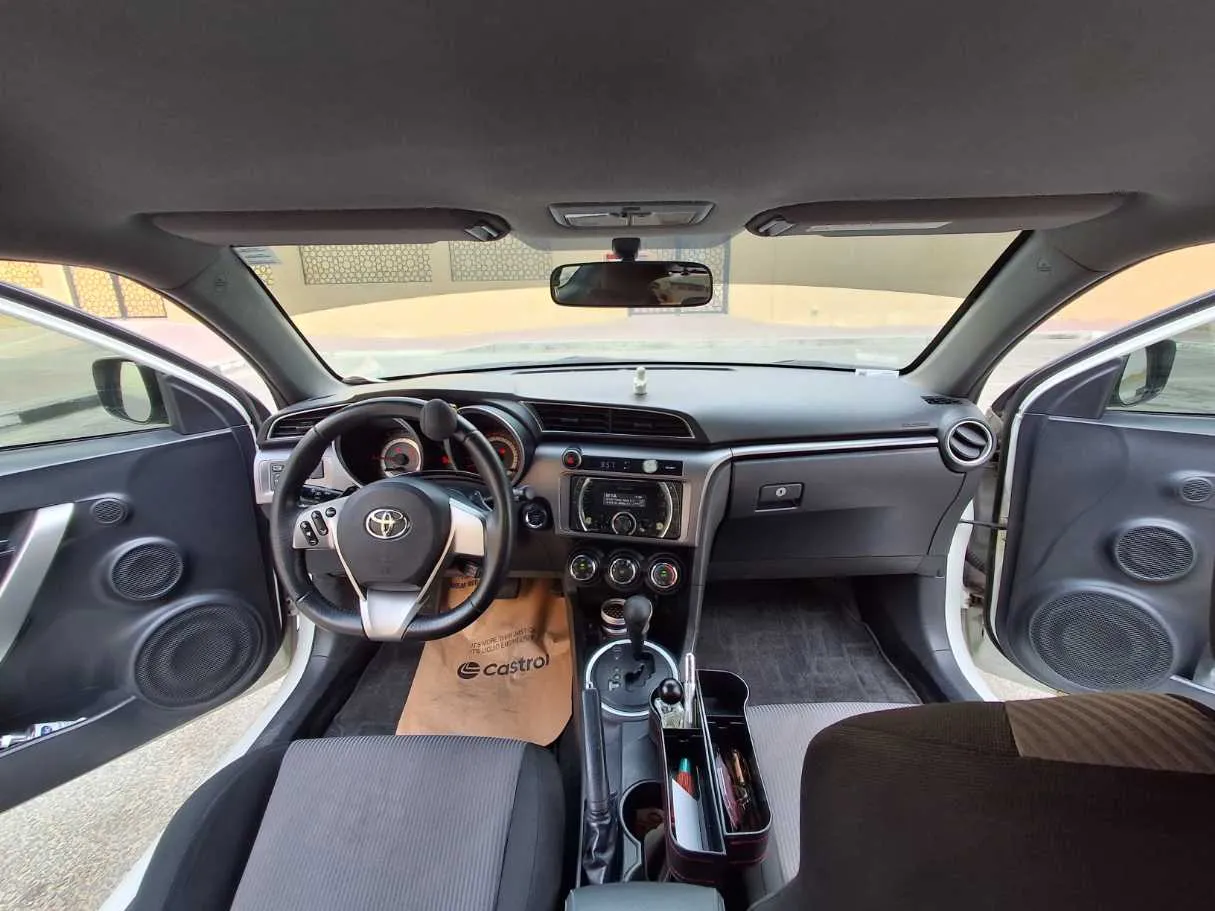 Car image 13